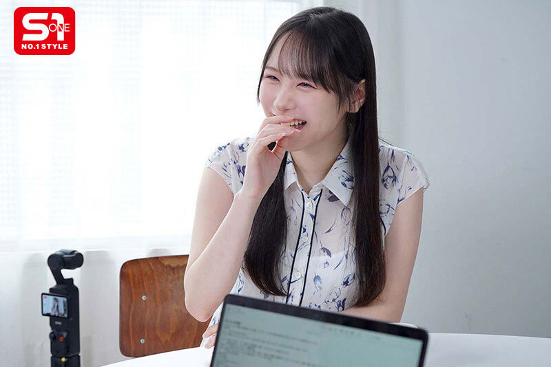 AV女优大战AI!23岁E罩杯白嫩巨乳美少女